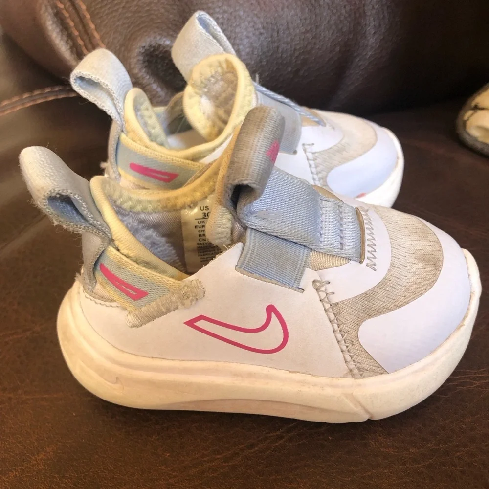 Nike Flex Infant Baby Toddler Slip On Tennis Athletic Shoes Sz 3C Blue & Pink